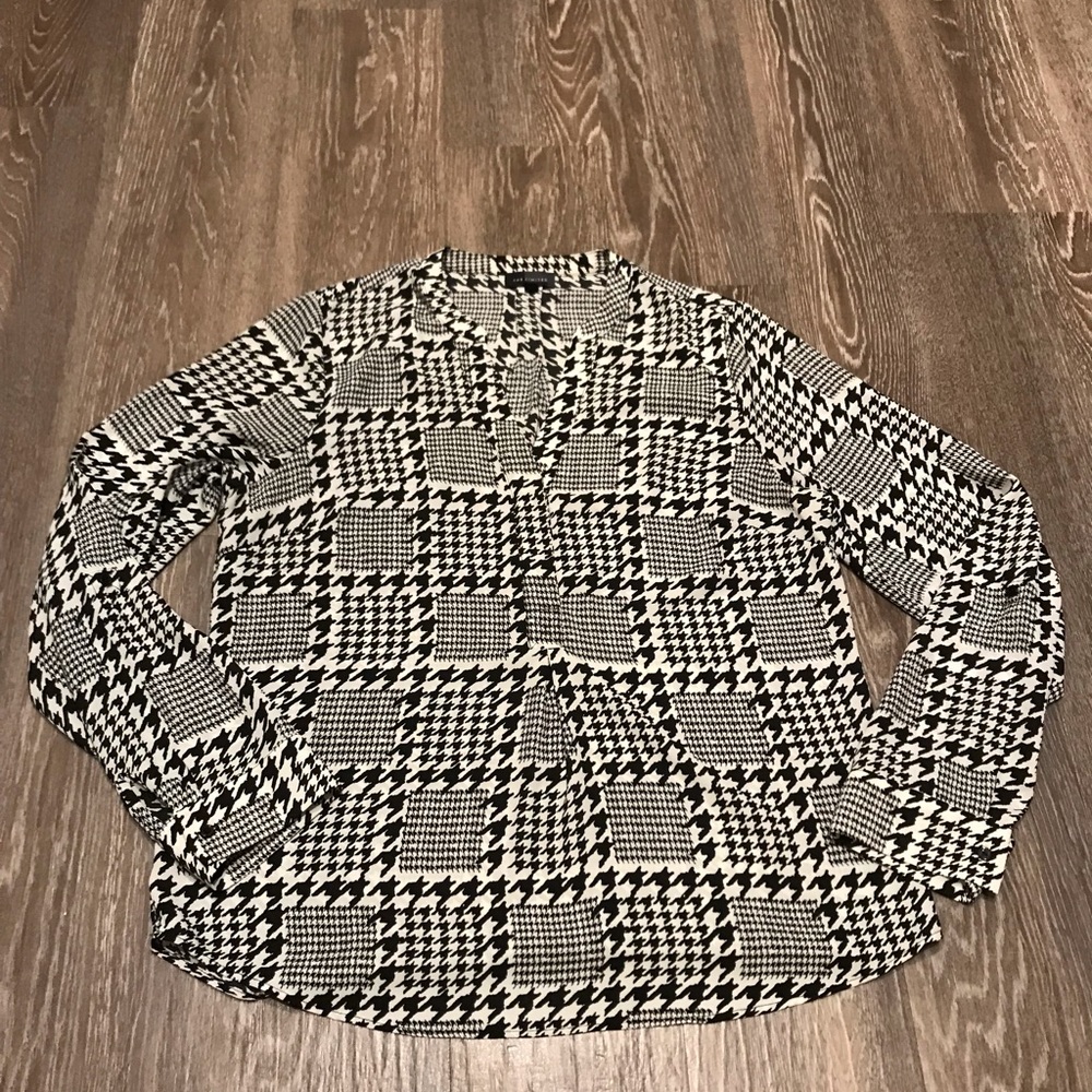 The limited houndstooth pattern top